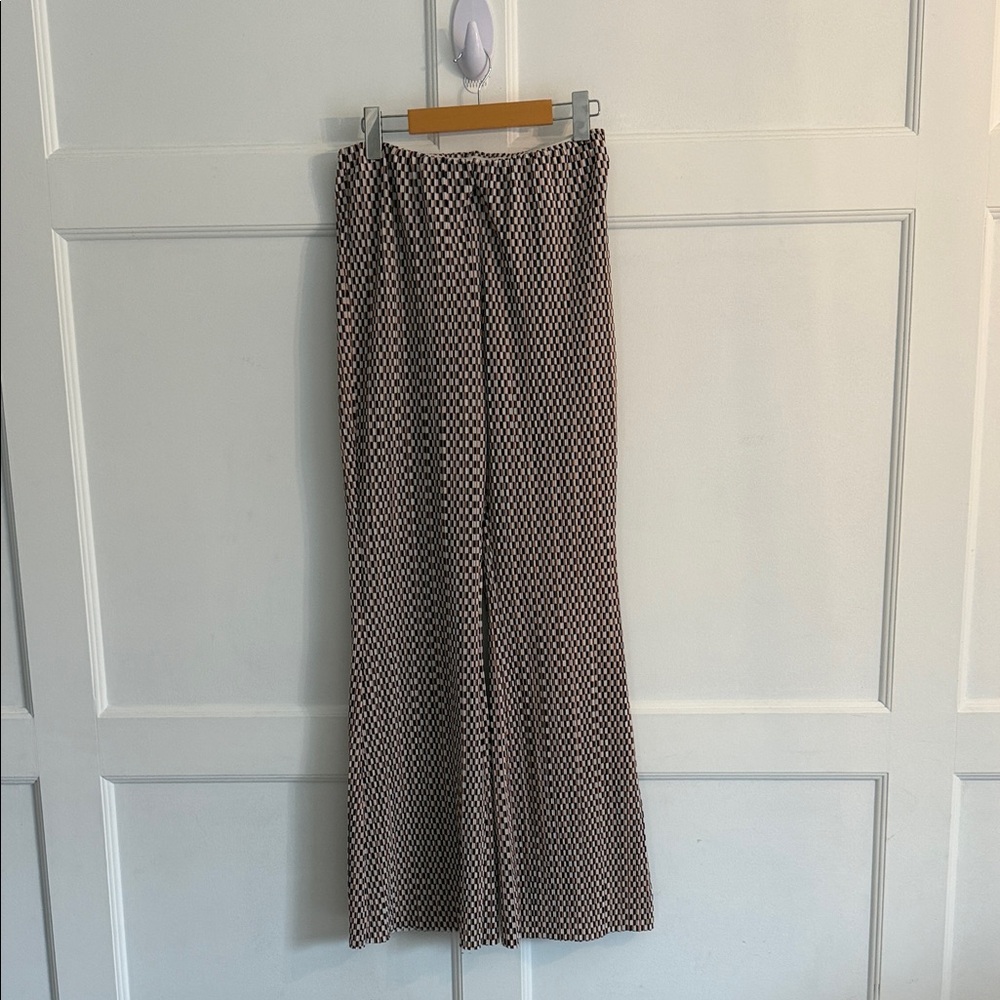 H&M Black and White Patterned Garment